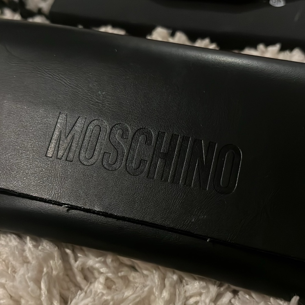 Designer glasses case - Picture 3 of 11